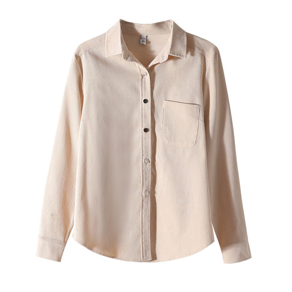 Įprasti moteriški marškiniai su klasikine apykaklės kišene ir sagomis