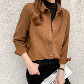 Naiste särk klassikalise krae ja taskuga