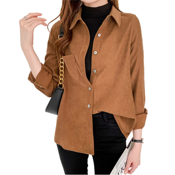 Naiste särk klassikalise krae ja taskuga