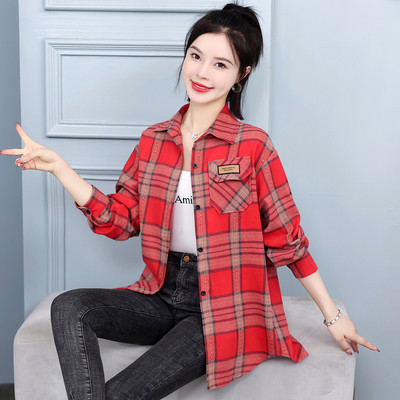 Laisvi moteriški marškinėliai su kišene