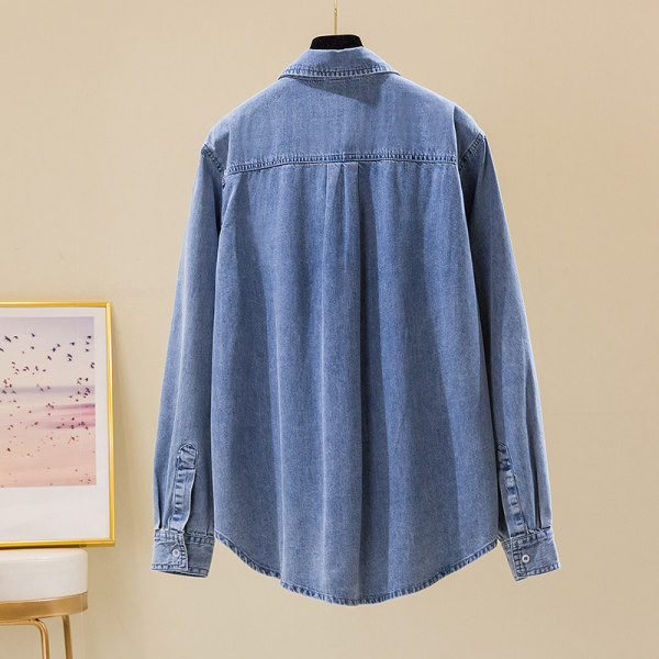 Čisti model traper košulje s klasičnom kragnom