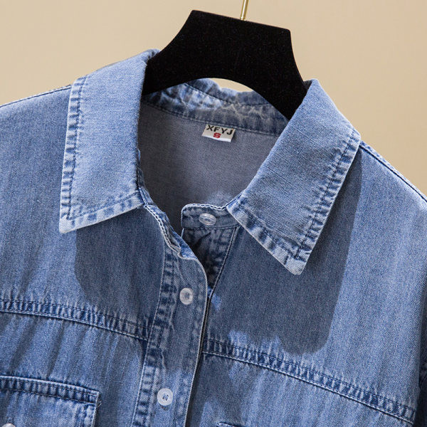 Čisti model traper košulje s klasičnom kragnom