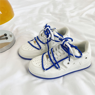 Naiste ökonahast paeltega tossud - suured suurused