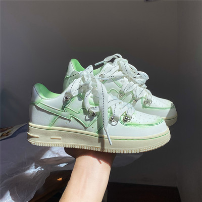 Naiste ökonahast paeltega tossud - suured suurused