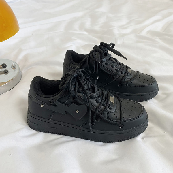 Naiste ökonahast paeltega tossud - suured suurused