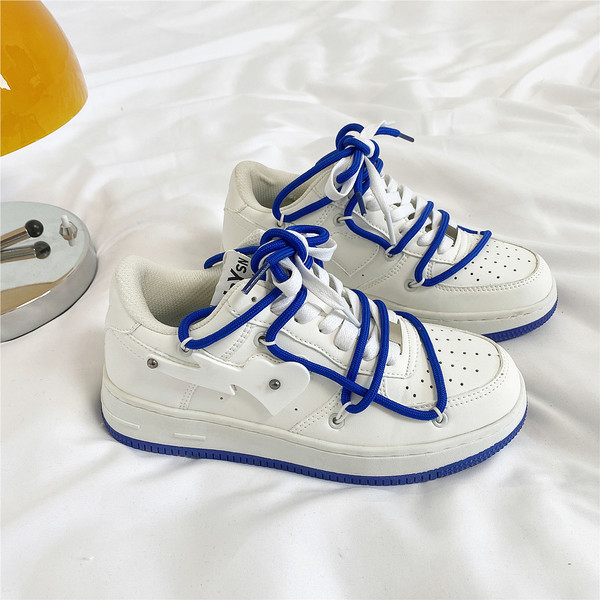 Naiste ökonahast paeltega tossud - suured suurused