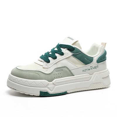 Moodsad naiste ökonahast tossud kirja ja paeltega