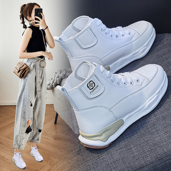 Naiste kõrge tallaga tossud