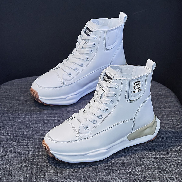 Naiste kõrge tallaga tossud