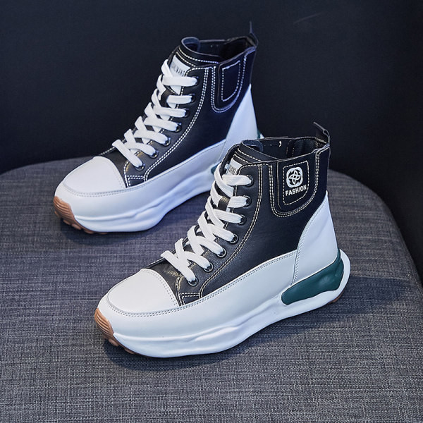 Naiste kõrge tallaga tossud