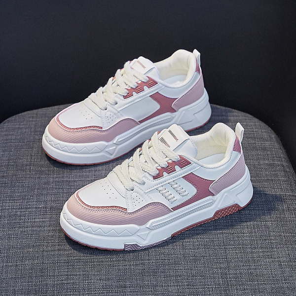 Eko bőrből készült, lapos talpú női tornacipő új modellje