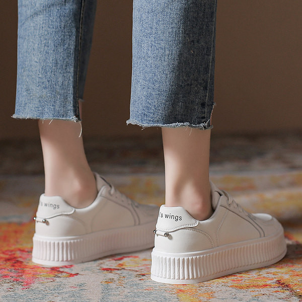 Női tornacipő - letisztult, öko bőrből készült modell