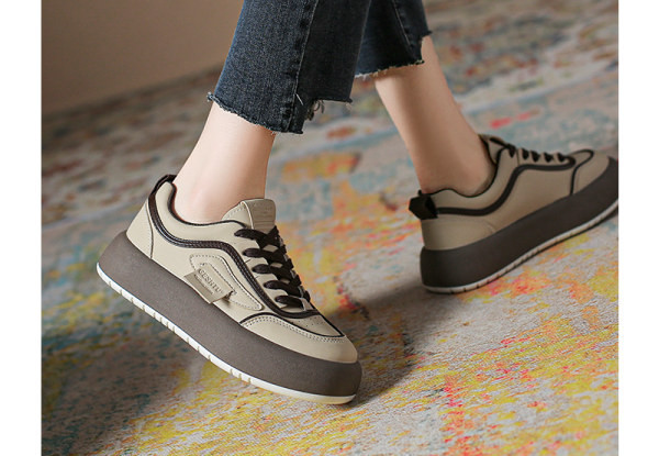 Lezser fűzős bőr tornacipő lapos talppal