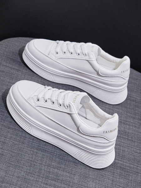 Moteriški laisvalaikio sportbačiai su suvarstyti aukštu padu