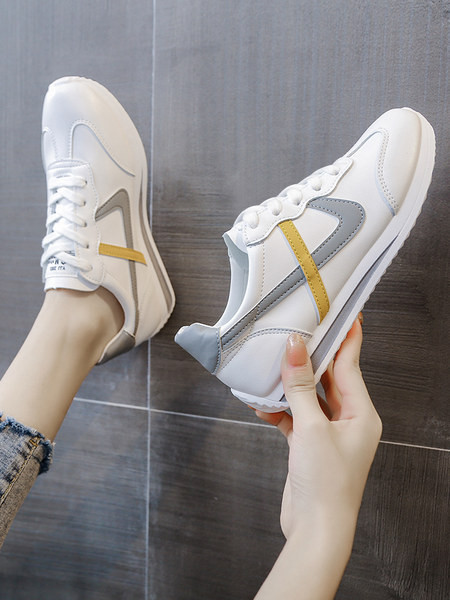 Moteriški laisvalaikio suvarstomi sportbačiai