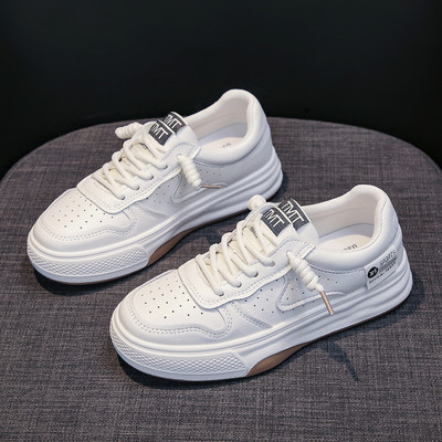 Légáteresztő női tornacipő - fűzővel