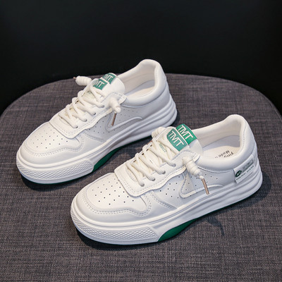 Légáteresztő női tornacipő - fűzővel