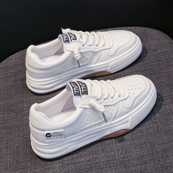 Légáteresztő női tornacipő - fűzővel