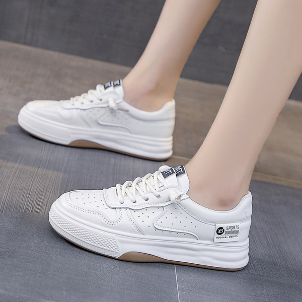 Légáteresztő női tornacipő - fűzővel