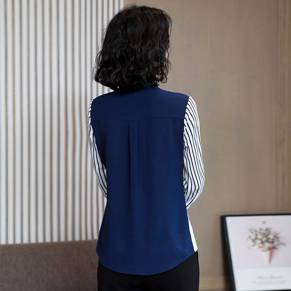 Elegantiški moteriški dryžuoti marškiniai su sagomis