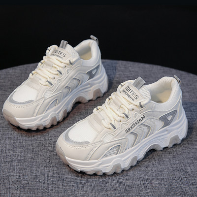 Moteriški laisvalaikio sportbačiai grubiu padu