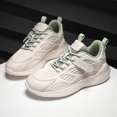 Nahaõmbluste ja võrguga naiste tossud