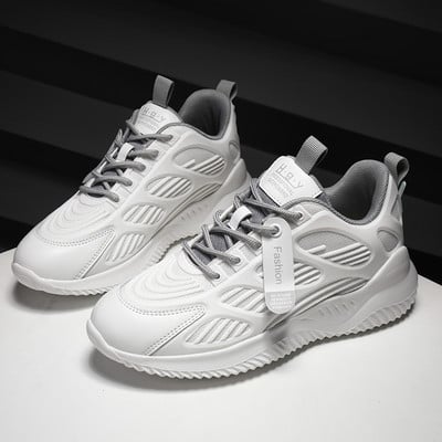 Nahaõmbluste ja võrguga naiste tossud