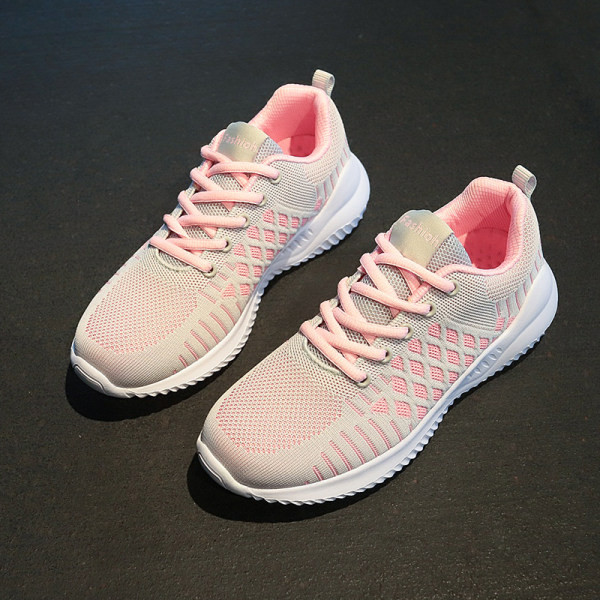 Sportimiseks ja igapäevaeluks sobivad paeltega tekstiilist tossud