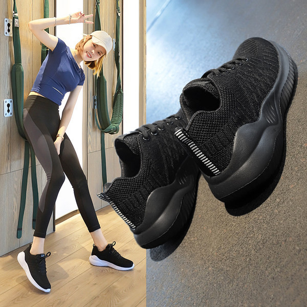 Sportimiseks ja igapäevaeluks sobivad paeltega tekstiilist tossud