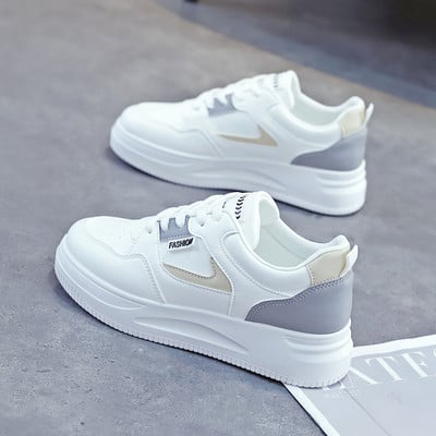 Naiste vabaaja lameda tallaga nahast tossud