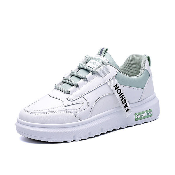 Naiste paeltega sporditossud