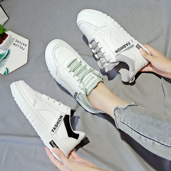 Naiste paeltega sporditossud