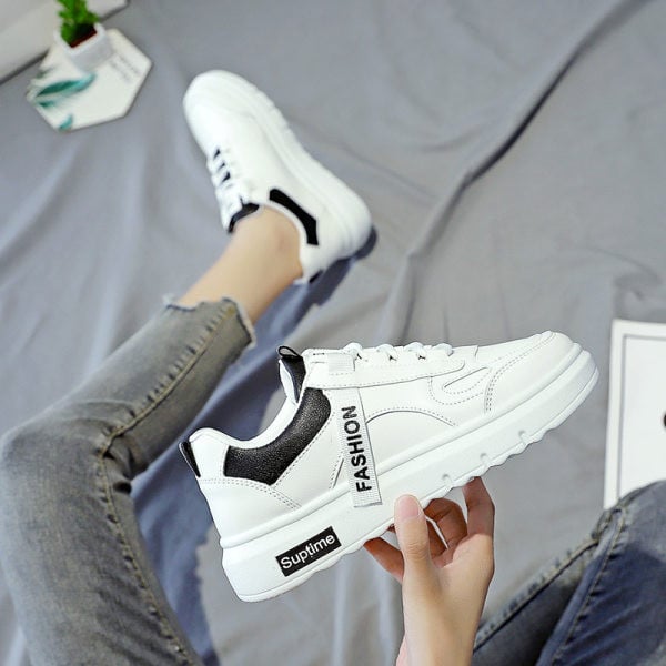 Naiste paeltega sporditossud