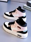 Model nou de adidași de damă înalți cu talpă plată