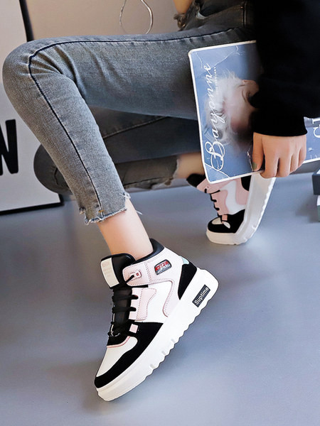 Model nou de adidași de damă înalți cu talpă plată