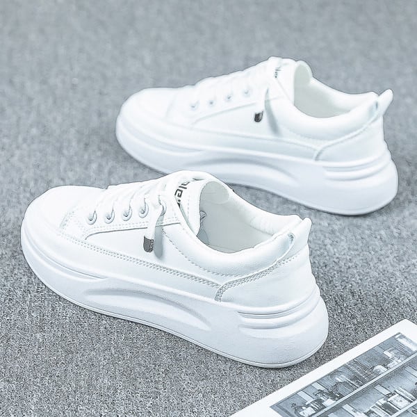 Naiste vabaaja pitsilised tossud