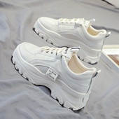 Öko bőrből készült női tornacipő durva talppal