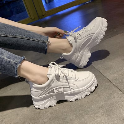 Öko bőrből készült női tornacipő durva talppal