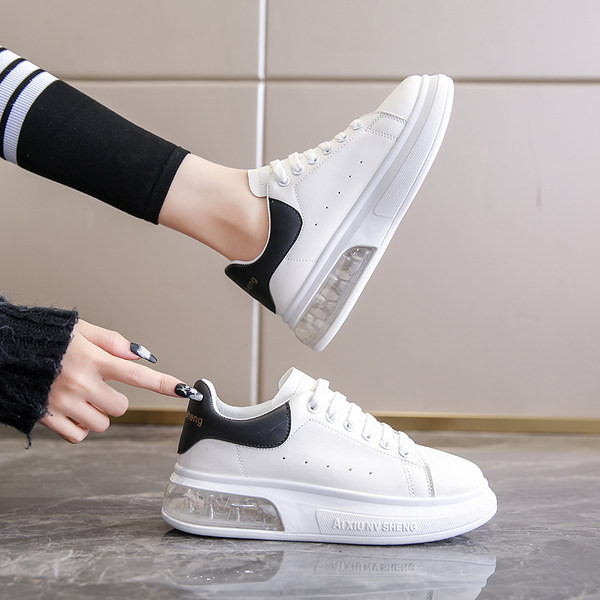 Divatos, fűzős női cipők