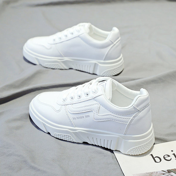 Moteriški laisvalaikio sportbačiai iš eko odos, baltos spalvos