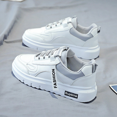 Moteriški sportiniai sportbačiai plokščiu padu