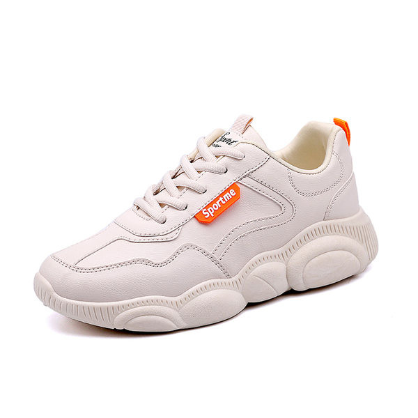 Eko bőrből készült sportcipő durva talppal