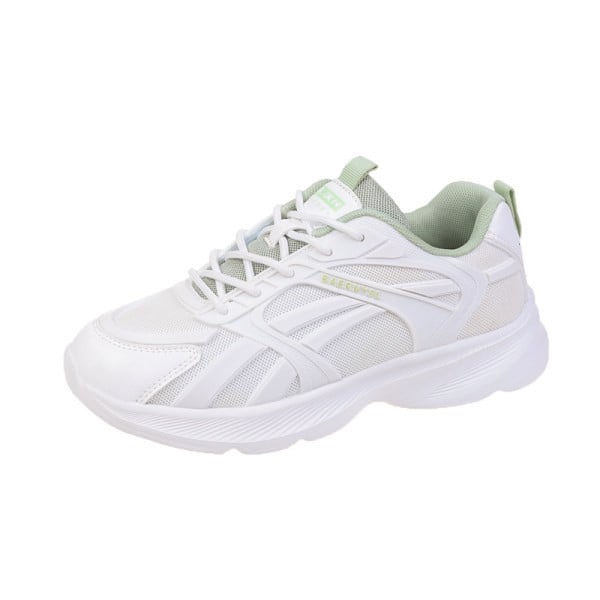 Hingavast kangast sportimiseks sobivad naiste tossud