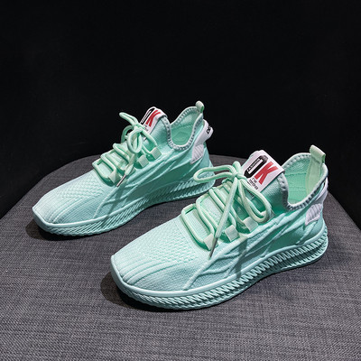 Sportimiseks ja igapäevaeluks sobivad võrkkangast paeltega naiste tossud