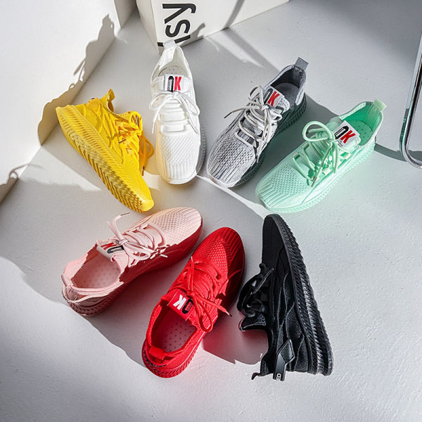 Sportimiseks ja igapäevaeluks sobivad võrkkangast paeltega naiste tossud