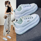 Adidasi de dama cu aplicatie si talpa aspra