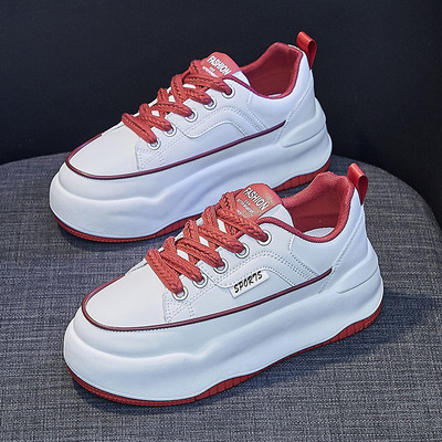 Adidasi de dama cu aplicatie si talpa aspra