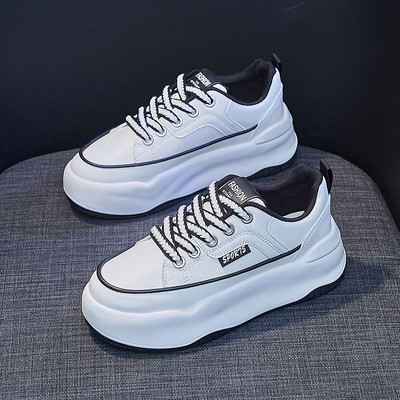 Adidasi de dama cu aplicatie si talpa aspra