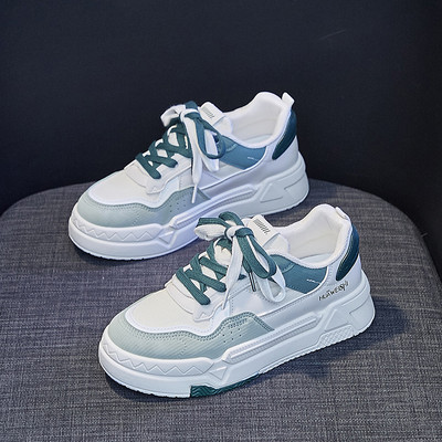 Öko bőrből készült női tornacipő fűzővel, magas talppal