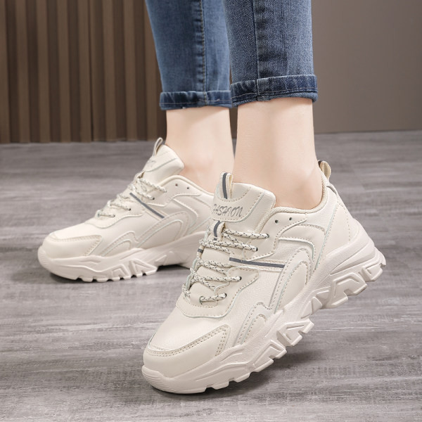 Kõrge tallaga vabaaja tossud